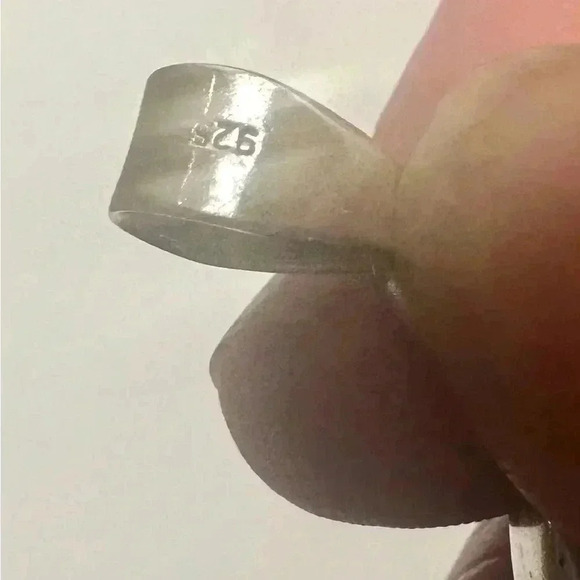 Hand Crafted Genuine Faceted Rainbow Labradorite and Sterling Silver Pendant - Picture 10 of 12